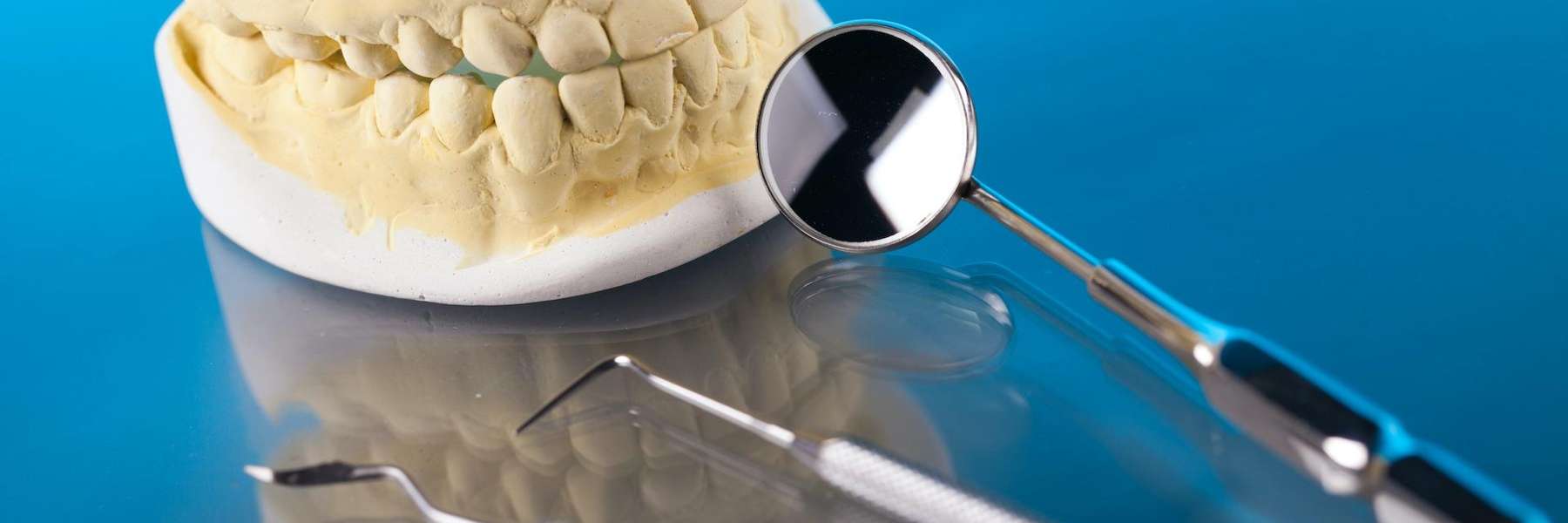 A dental mold and dental tools